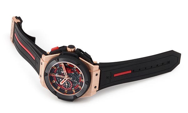 ウブロスーパーコピー キングパワー レッドデビル 716.OM.1129.RX.MAN11 ブラック