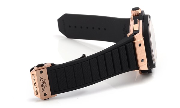 ウブロ キングパワー ウニコ キングゴールドカーボン 701.OQ.0180.RX ブラック