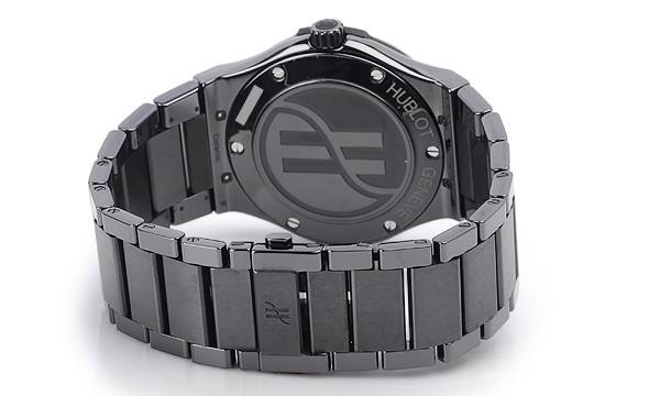 ウブロスーパーコピー クラシックフュージョン ブラックマジック セラミック４５ｍｍ 511.CM.1770.CM