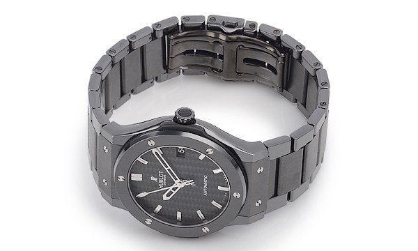 ウブロスーパーコピー クラシックフュージョン ブラックマジック セラミック４５ｍｍ 511.CM.1770.CM