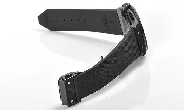 ウブロ クラシックフュージョン ブラックマジック セラミック４２ｍｍ 542.CM.1770.RX