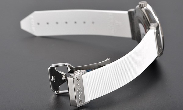 ウブロスーパーコピー クラシックフュージョン ジルコニウム 561.ZW.2010.RW.1104 ホワイト