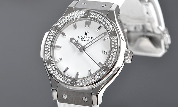 ウブロスーパーコピー クラシックフュージョン ジルコニウム 561.ZW.2010.RW.1104 ホワイト