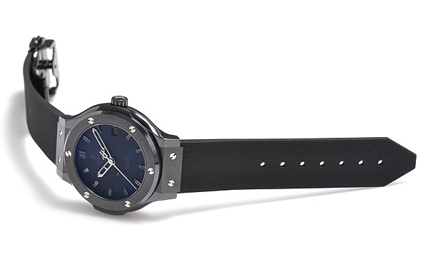 ウブロスーパーコピー クラシックフュージョン セラミック 565.CM.1110.RX ブラック