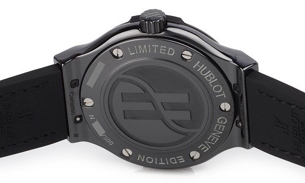 ウブロスーパーコピー クラシックフュージョン セラミック 561.CM.1110.LR セラミック