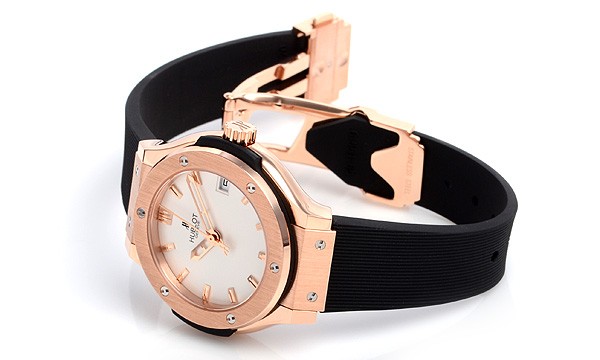 ウブロスーパーコピー クラシックフュージョン キングゴールドオバリン 581.OX.2610.RX