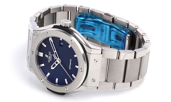 ウブロスーパーコピー クラシックフュージョン チタニウム 542.NX.1170.NX ブラック