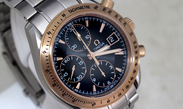 オメガ スピードマスター オートマチックデイト 323.21.40.40.01.001 ブラック