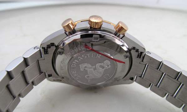 オメガ スピードマスター オートマチックデイト 323.21.40.40.01.001 ブラック