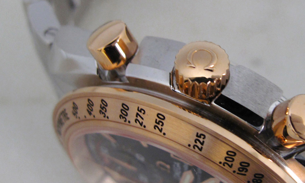 オメガ スピードマスター オートマチックデイト 323.21.40.40.01.001 ブラック