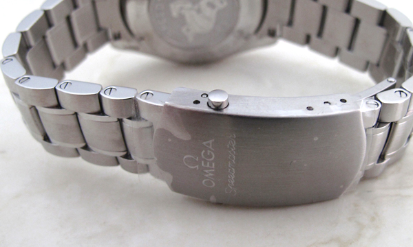 オメガ スピードマスター オートマチックデイト 323.21.40.40.01.001 ブラック