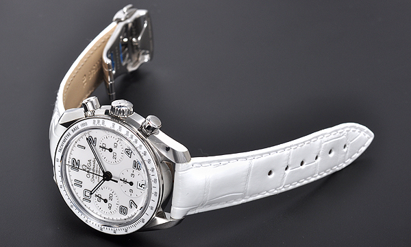 オメガスーパーコピー スピードマスター 324.33.38.40.04.001 レディース ホワイト