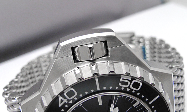 オメガスーパーコピー シーマスター プロプロフ１２００ 224.30.55.21.01.001 ブラック