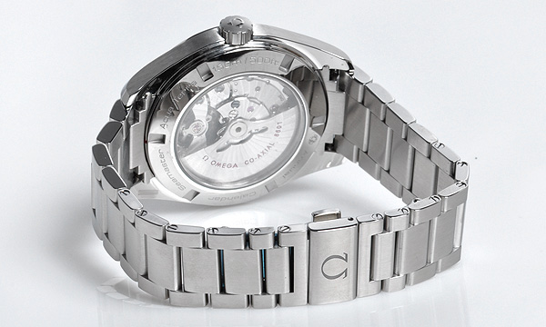 オメガ シーマスター コーアクシャル アクアテラ アニュアルカレンダー 231.10.43.22.06.001