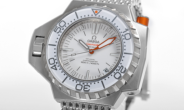 オメガスーパーコピー シーマスター プロプロフ１２００ 224.30.55.21.04.001 ホワイト