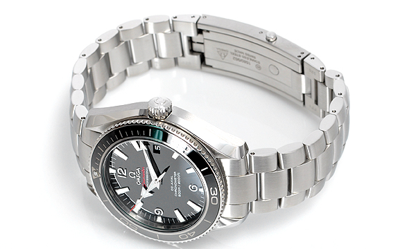 オメガ シーマスター プラネットオーシャン リキッド メタル 222.30.42.20.01.001 ブラック