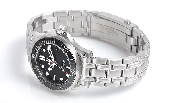 オメガスーパーコピー シーマスター300 コーアクシャル 212.30.36.20.01.002 ブラック