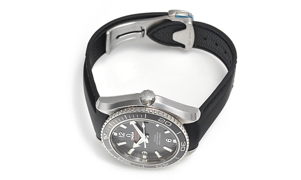 オメガスーパーコピー シーマスター プラネットオーシャン 232.32.42.21.01.003 ブラック