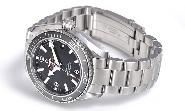 オメガスーパーコピー シーマスター プラネットオーシャン 232.30.42.21.01.001 ブラック