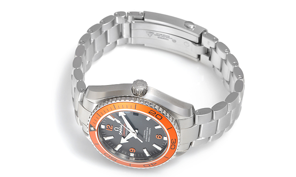 オメガスーパーコピー シーマスター プラネットオーシャン 232.30.42.21.01.002 ブラック