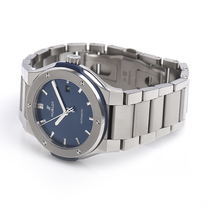 ウブロ クラシックフュージョン チタニウム ブルー 548.NX.7170.NX 基本仕様は本物と同じ形のHUBLOTです