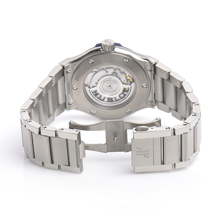 ウブロ クラシックフュージョン チタニウム ブルー 548.NX.7170.NX 基本仕様は本物と同じ形のHUBLOTです