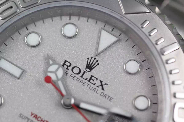 ロレックス ヨットマスター 116622 基本仕様は本物と同じ形のROLEX です