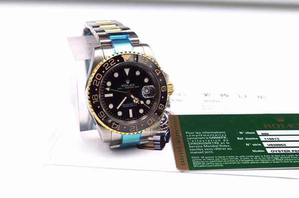 ロレックス gmtマスター2 116713LN 基本仕様は本物と同じ形のROLEX です