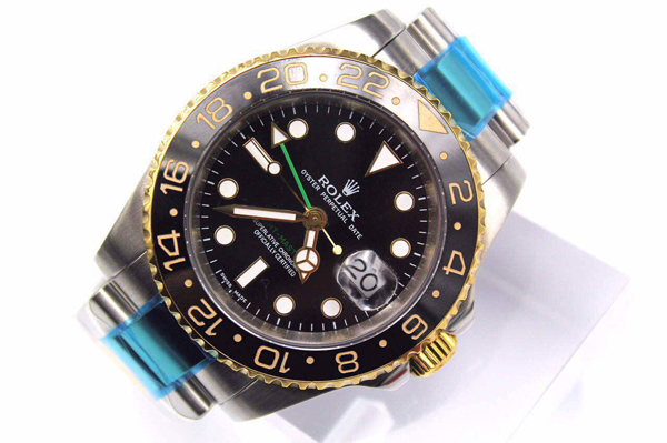 ロレックス gmtマスター2 116713LN 基本仕様は本物と同じ形のROLEX です