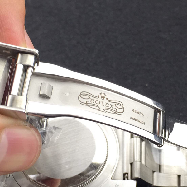 ロレックス gmtマスター2 青赤 116719BLRO 基本仕様は本物と同じ形のROLEX です