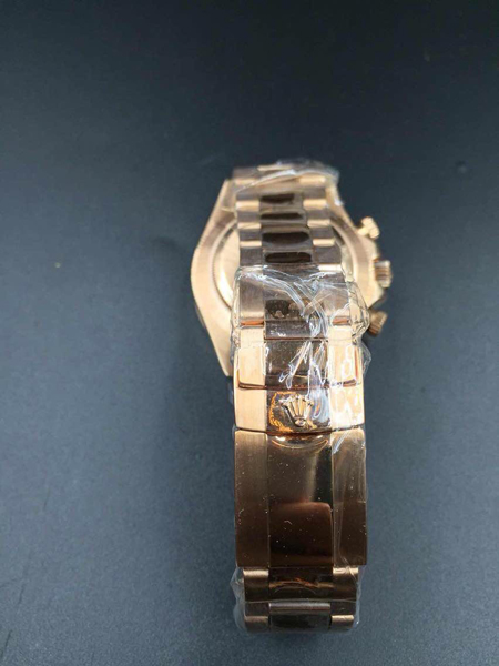 ロレックス デイトナ 116505 ローズゴールド 基本仕様は本物と同じ形のROLEX です