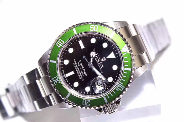 ロレックス サブマリーナ グリーン 16610LV 基本仕様は本物と同じ形のROLEX です