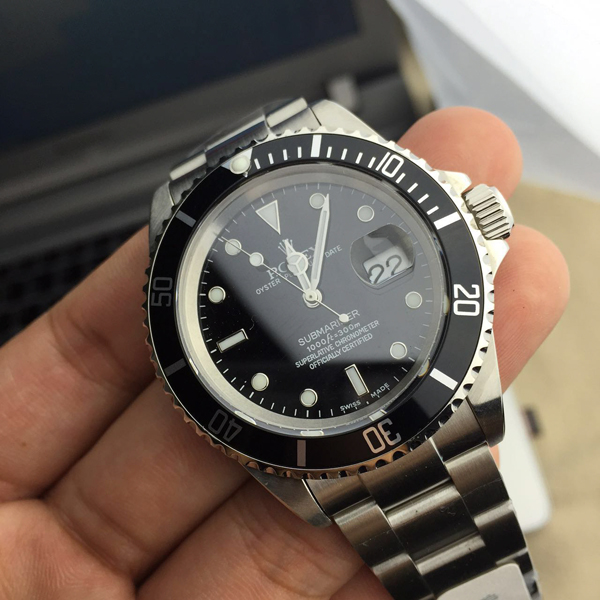 ロレックス サブマリーナ 16610LN ブラック 基本仕様は本物と同じ形のROLEX です