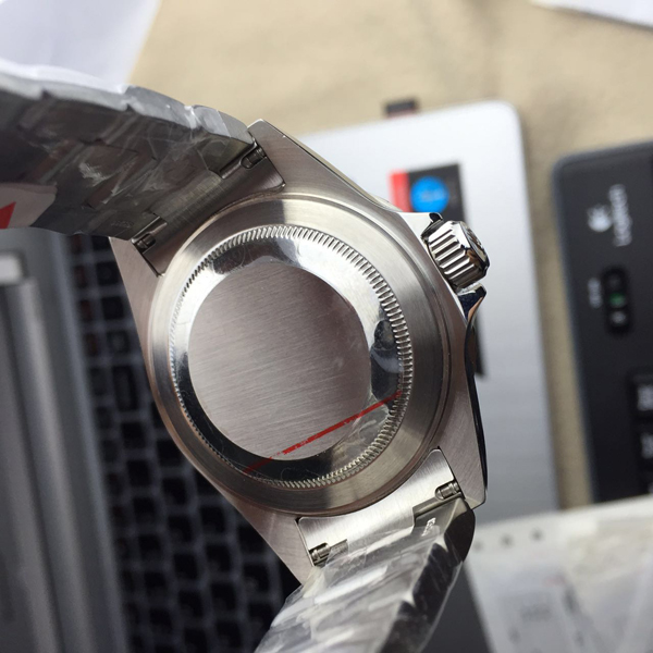 ロレックス サブマリーナ 16610LN ブラック 基本仕様は本物と同じ形のROLEX です