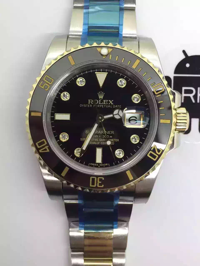 ロレックス サブマリーナ 116613LN 基本仕様は本物と同じ形のROLEX です