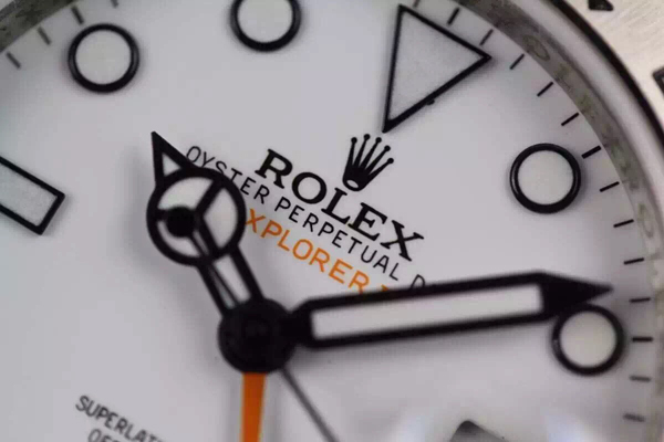 ロレックス エクスプローラー II 216570 メンズ 基本仕様は本物と同じ形のROLEX です