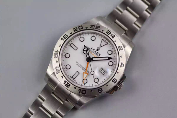 ロレックス エクスプローラー II 216570 メンズ 基本仕様は本物と同じ形のROLEX です