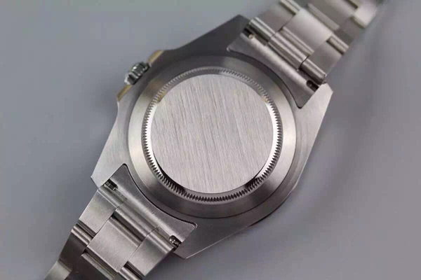 ロレックス エクスプローラー II 216570 メンズ 基本仕様は本物と同じ形のROLEX です
