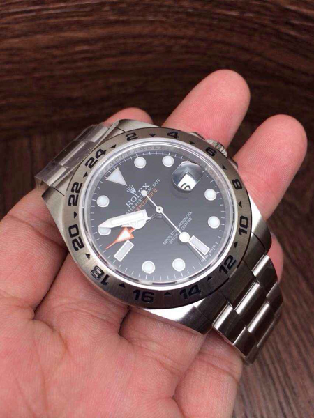ロレックス エクスプローラー II 216570 メンズ 基本仕様は本物と同じ形のROLEX です