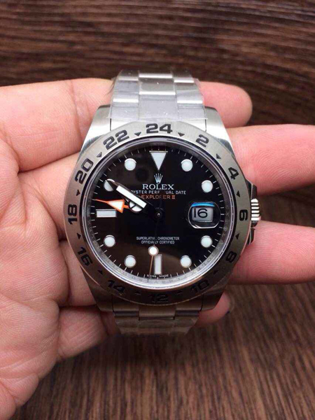 ロレックス エクスプローラー II 216570 メンズ 基本仕様は本物と同じ形のROLEX です