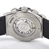 ウブロ クラシックフュージョン クロノグラフ レーシンググレー 541.NX.7070.LR 基本仕様は本物と同じ形のHUBLOTです