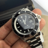 ロレックス サブマリーナ 16610LN ブラック 基本仕様は本物と同じ形のROLEX です