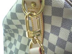 ルイ・ヴィトンスーパーコピー ダミエ・アズール LV バッグ キーポル50 N41430