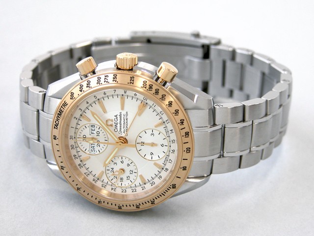 オメガ スピードマスター 323.21.40.44.02.001 デイデイト シルバー