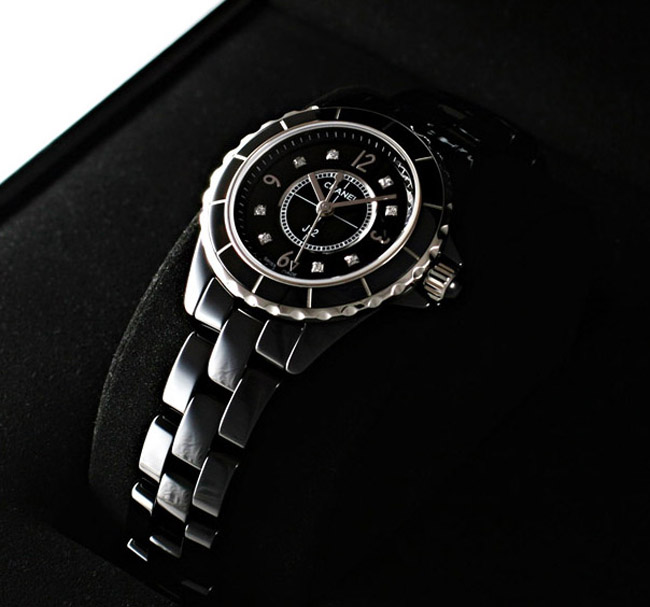 シャネル J12 レディース 29mm H2569 黒セラミック 8ダイヤ