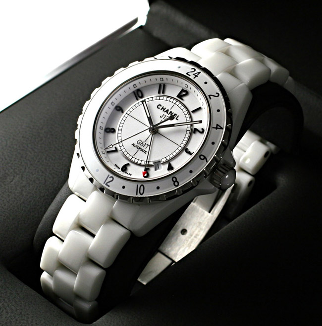 シャネル J12 GMT H2126 白セラミック