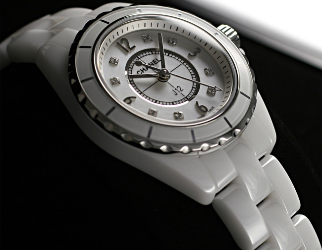 シャネル J12 レディース 29mm H2570 白セラミック シェル/8ダイヤ