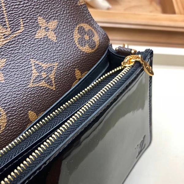【Louis Vuitton】 スーパーコピー ルイヴィト★チェリーウッドチェーン ウォレット M63305