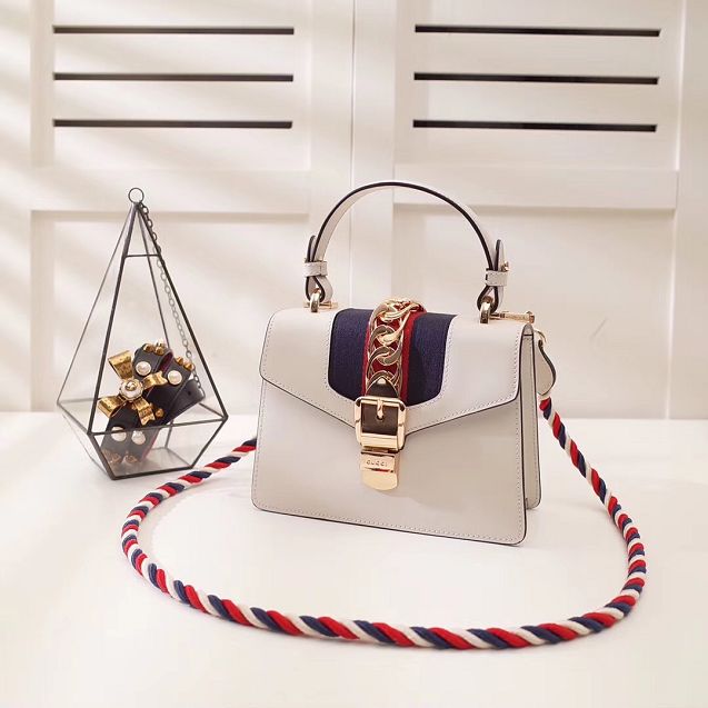 GUCCI スーパーコピー グッチ〔シルヴィ〕 レザー ミニバッグ 470270 D4ZAG 8015 