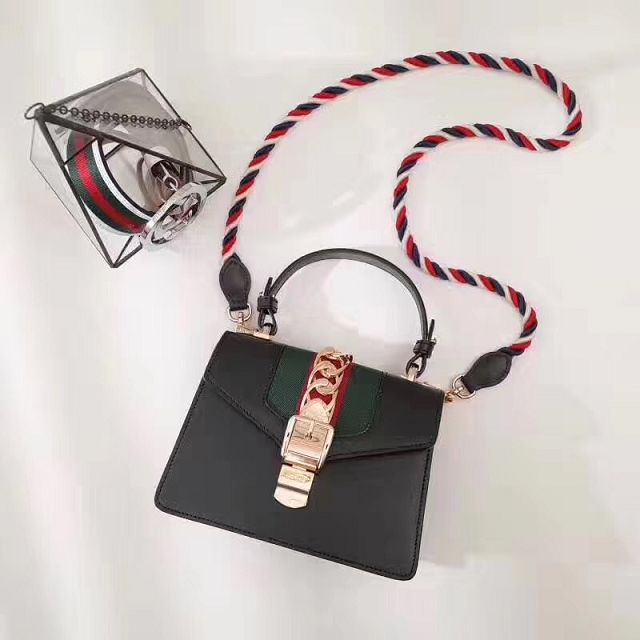 GUCCI スーパーコピー グッチ〔シルヴィ〕 レザー ミニバッグ 470270 D4ZAG 8605